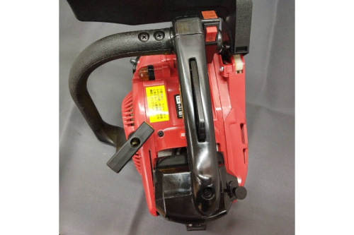 チェーンソーのエンジン式