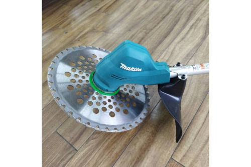 マキタの充電式刈払機