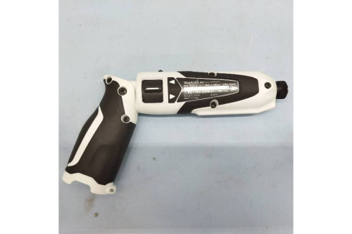 中古ペンインパクトドライバのマキタ