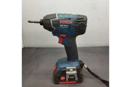 中古電動工具の中古インパクトドライバ