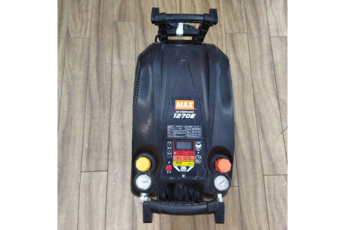 中古電動工具の中古エアコンプレッサー