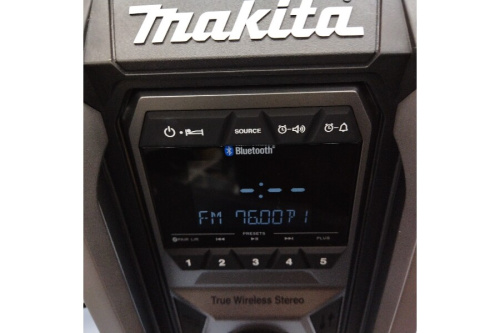 中古充電式ラジオのマキタ