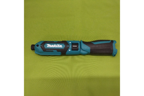 インパクトドライバーのマキタ（MAKITA）