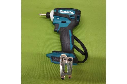 インパクトドライバーのマキタ（MAKITA）
