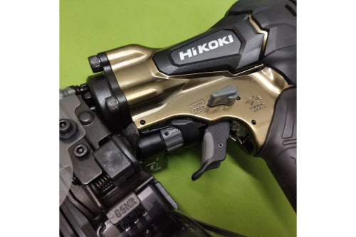 ハイコーキの高圧ロール釘打ち機