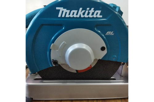 マキタ（MAKITA）の充電式切断機