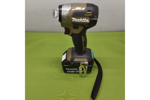 インパクトドライバーのマキタ（MAKITA）