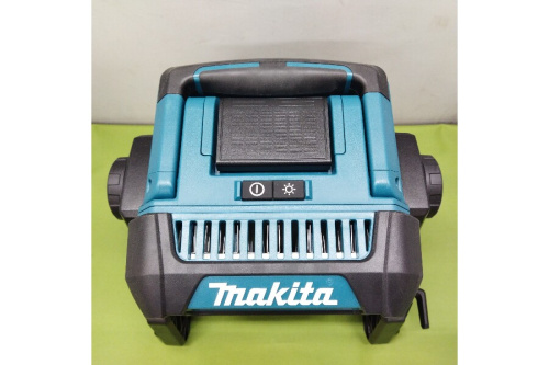 マキタ（MAKITA）のスタンドライト