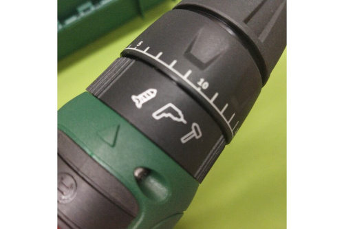 ドライバードリル