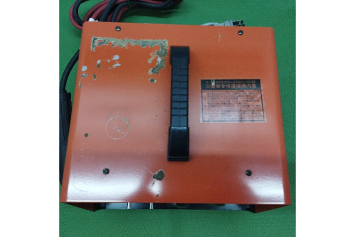 セルスター（CELLSTAR）のバッテリー充電器