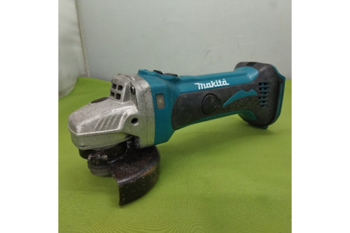 ディスクグラインダーのマキタ（MAKITA）