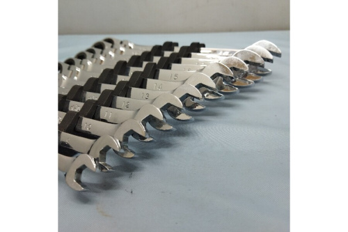 コンビレンチの工具専門店