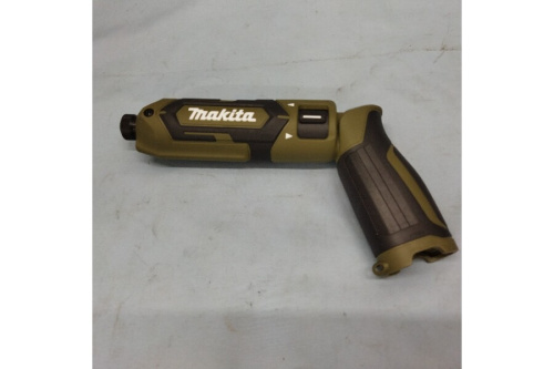 インパクトドライバーのマキタ（MAKITA）