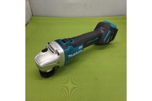 ディスクグラインダーのマキタ（MAKITA）