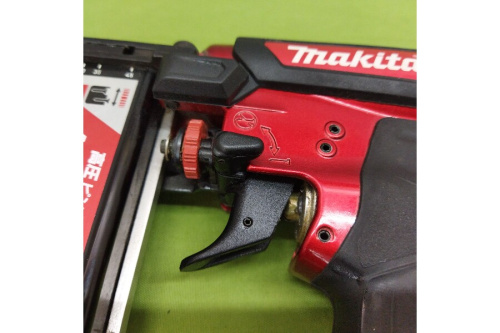 マキタ（MAKITA）のピンタッカ