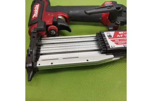 工具専門店