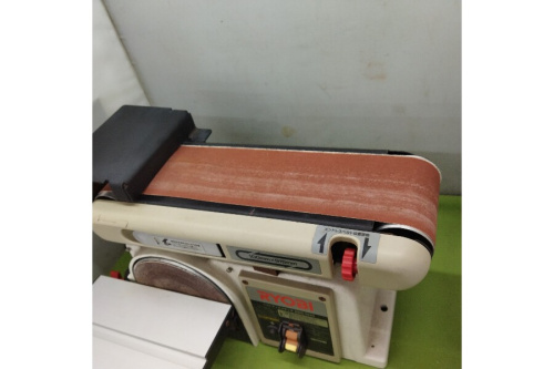 リョービ（RYOBI）のサンダー