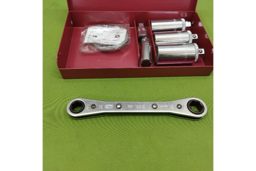 KTC 京都機械工具のプラグレンチセット