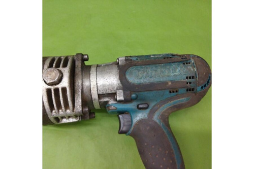 マキタ(MAKITA)の充電式鉄筋カッタ