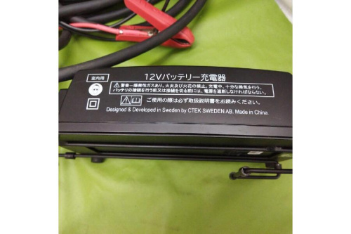 バッテリーチャージャー