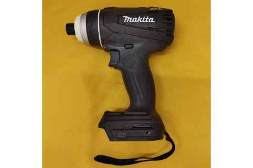 工具のインパクトドライバー
