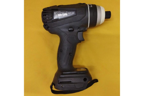 インパクトドライバーのマキタ（MAKITA）