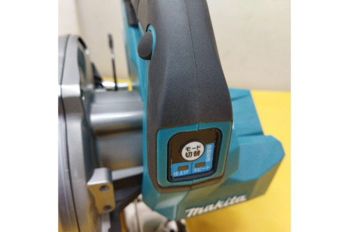 マキタ（MAKITA）のバッテリー式丸ノコ
