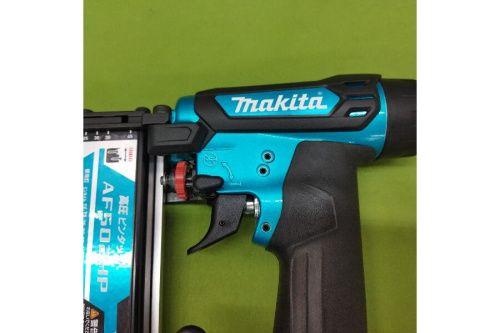 マキタ（MAKITA）のピンタッカ