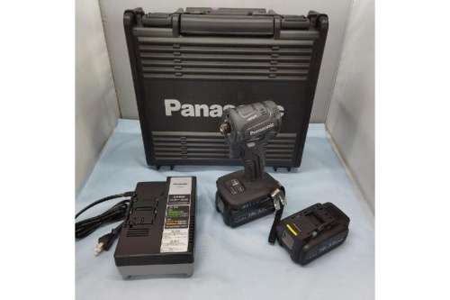 工具のインパクトドライバー