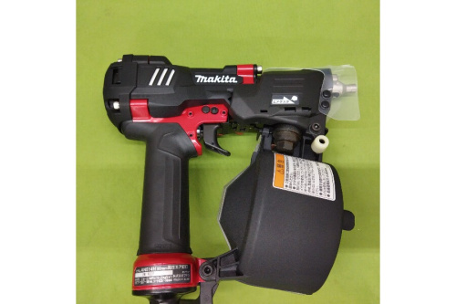 マキタ(MAKITA)の釘打機