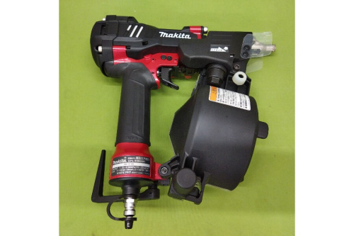 マキタ(MAKITA)の釘打機