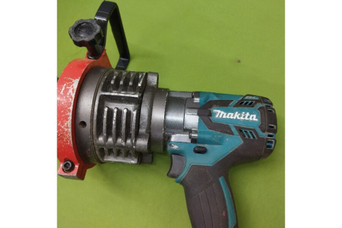 マキタ(MAKITA)の鉄筋カッター