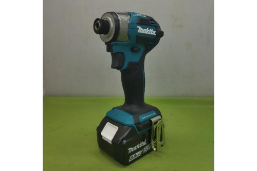 インパクトドライバーのマキタ（MAKITA）