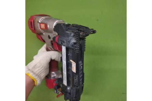 フロアタッカーのスーパーネイラ