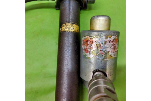 泉精器製作所(IZUMI)の手動油圧式パンチャー