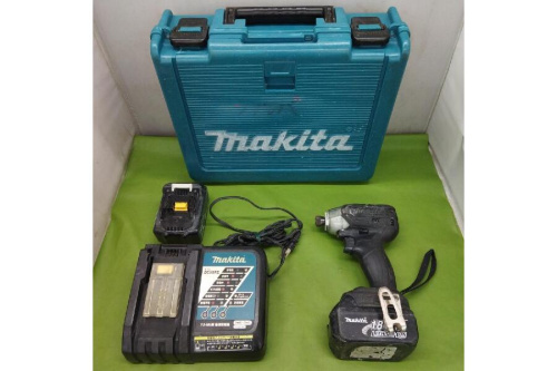 工具のインパクトドライバー