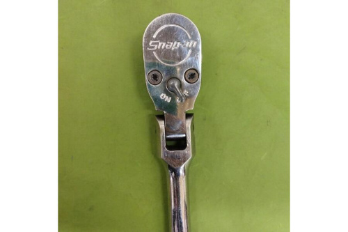 コンフォートグリップのロング首振りラチェット