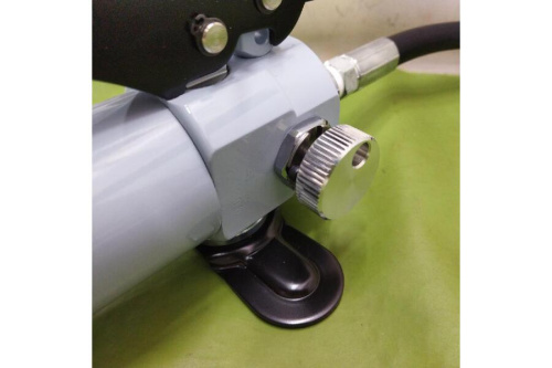 亀倉精機のパイプ断水機