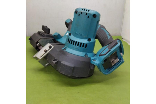 マキタ（MAKITA）の充電式ポータブルバンドソー