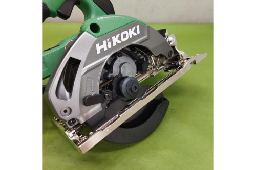 配のコードレス丸のこ