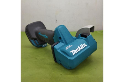マキタ（MAKITA）の充電式コンパクトカッタ