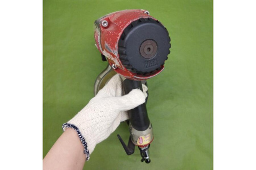 コイルネイラの釘打機