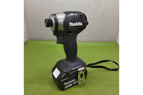 インパクトドライバーのマキタ（MAKITA）