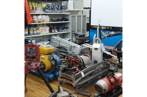 売るのも買うのも！の工具専門店