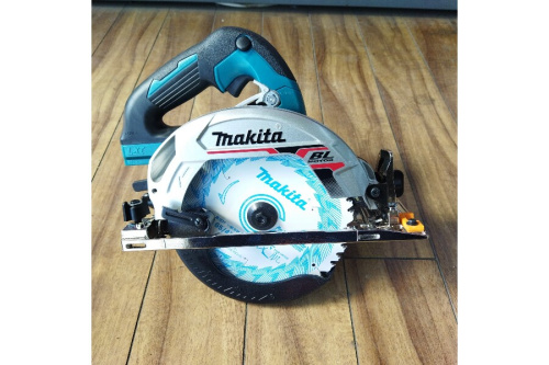 丸ノコのマキタ（MAKITA）