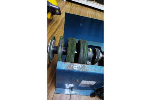 清水製作所の彫刻刀　刃物研ぎ機