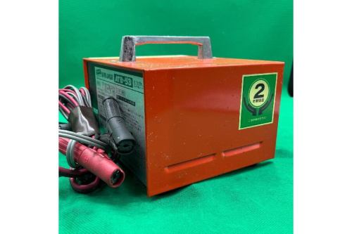 電動工具のバッテリーチャージャー