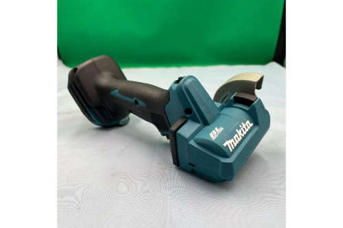 MAKITAの充電式コンパクトカッタ