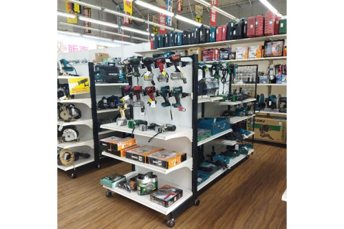 リニューアルオープンの工具専門店