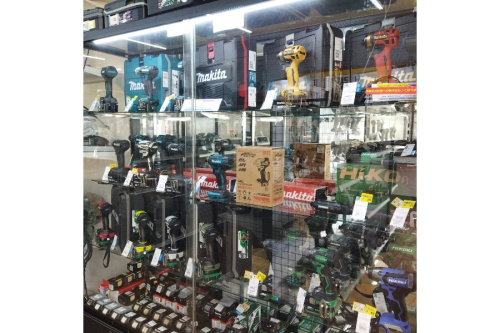 リニューアルオープンの工具専門店